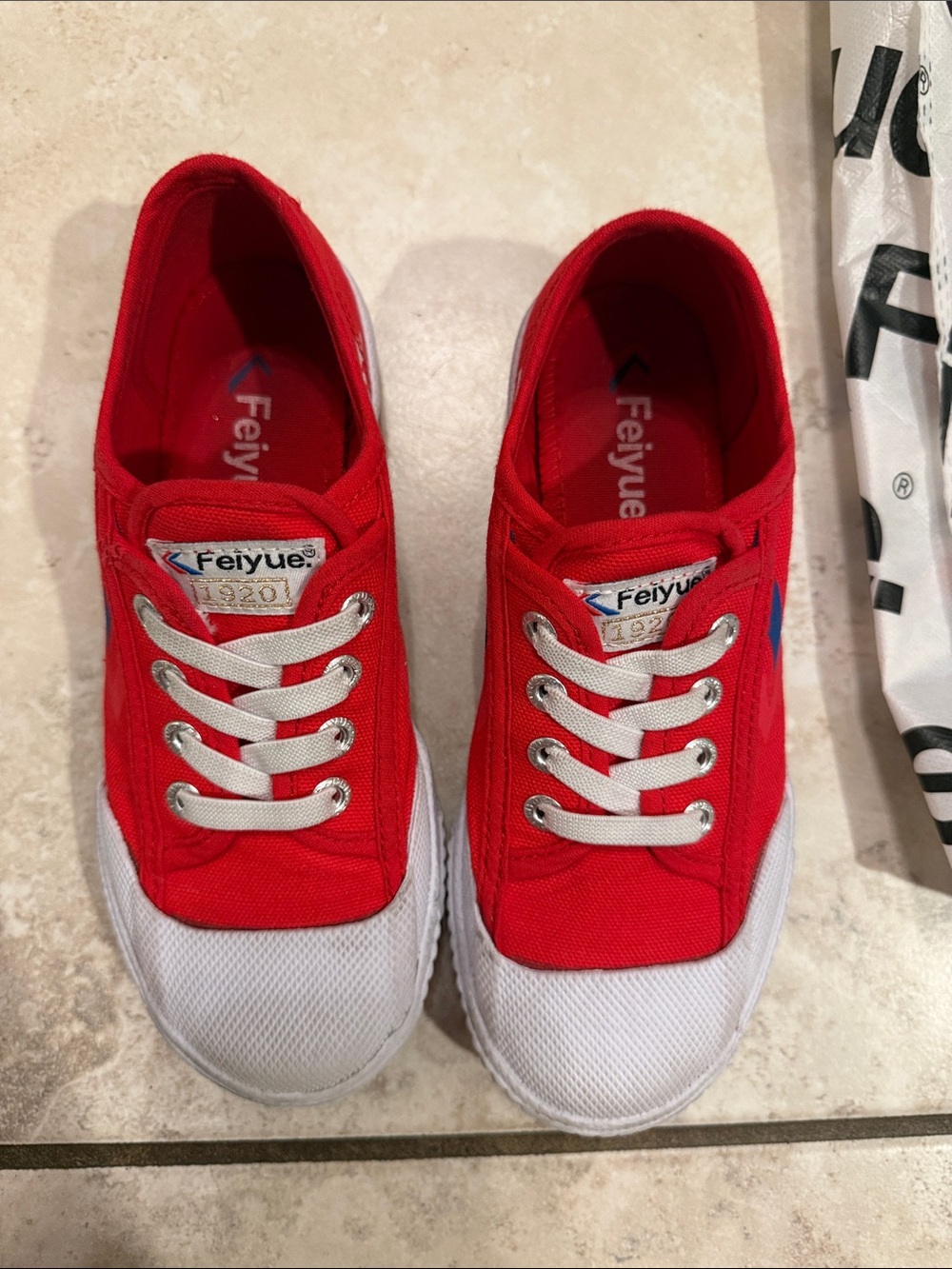 Feiyue Red and White Kids Canvas Sneakers Size 2 - Picture 7 of 8